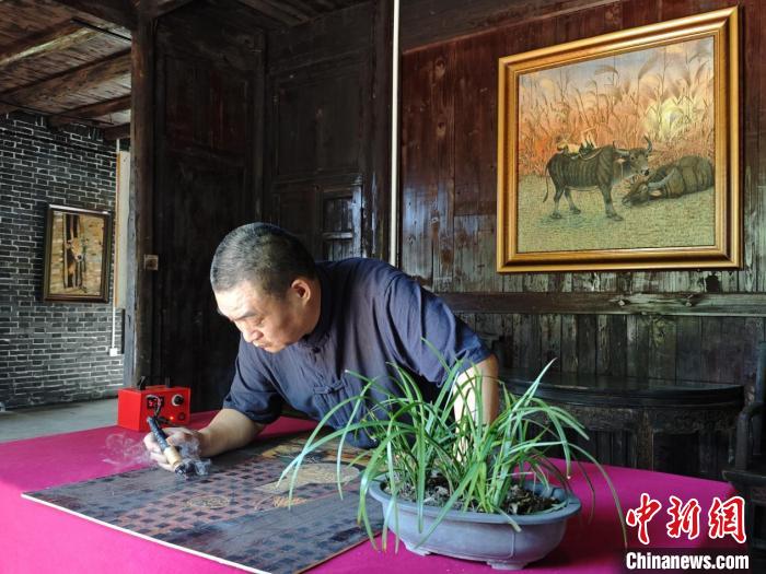 江西安福:火笔生万象 烙画传千年,江西安福:火笔生万象 烙画传千年